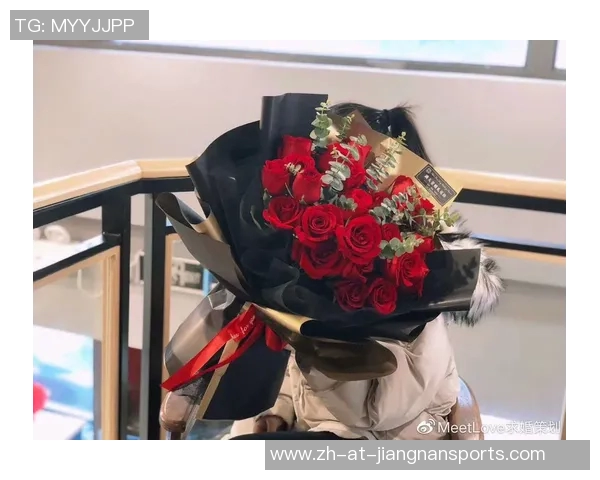 足球巨星浪漫策划绿茵场求婚现场感动全场见证真爱瞬间 足球巨星浪漫策划绿茵场求婚现场感动全场见证真爱瞬间